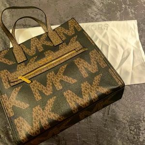 Michael Kors Tote